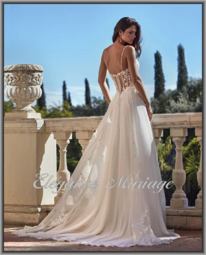Anémone robe de mariée bohème Dax avec dos transparent et quilles de dentelle