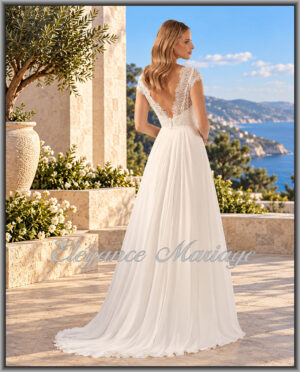 Enorah robe de mariée bohème en mousseline avec grand décolleté dos en dentelle