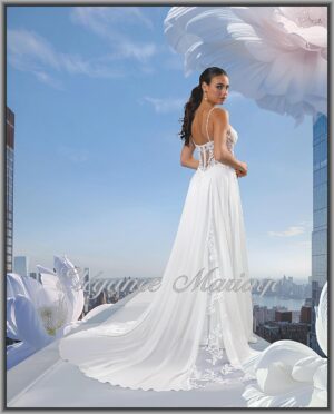 Fiorenza robe de mariée bohème avec quilles en dentelle sur la traîne