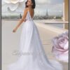 Frida robe de mariée princesse avec grand décolleté dos et traîne