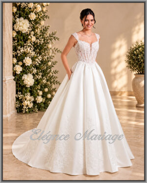 Corsage en dentelle de la robe de mariée IDYLLE