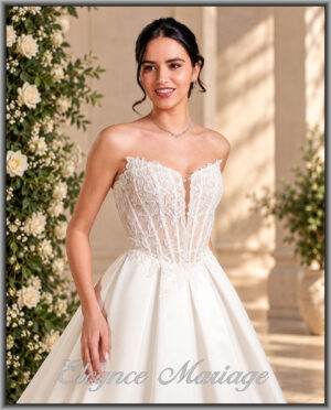 Robe de mariée princesse IDYLLE portée épaules dégagées