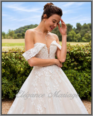 Imagine, robe de mariée avec encolure bateau amovible et broderies florales