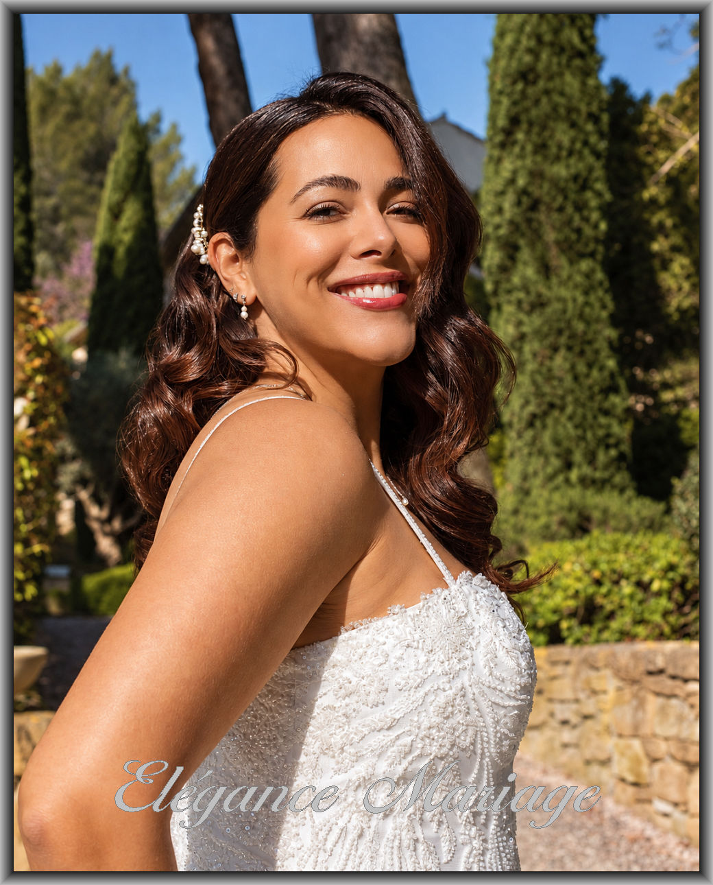 Instant robe de mariée ivoire avec bustier travaillé et détails lumineux