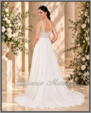 Intuition robe de mariée bohème avec dos en dentelle et longue traîne