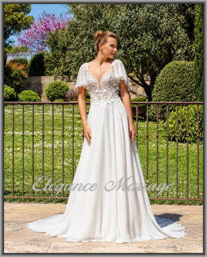 Intuition robe de mariée bohème Landes avec manches papillon