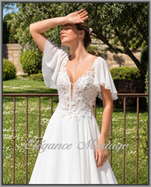 Intuition robe de mariée bohème avec manches papillon amovibles