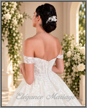 Robe de mariée princesse pailletée avec dos dégagé et longue traîne