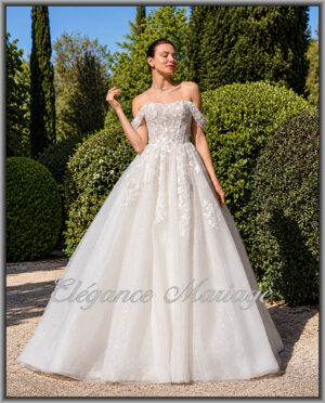 Robe de mariée princesse IZZA avec jupe pailletée et traîne