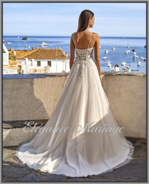 Syana robe mariée fluide tulle dos en dentelle et traîne